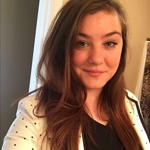 Meet your Posher, Alexis